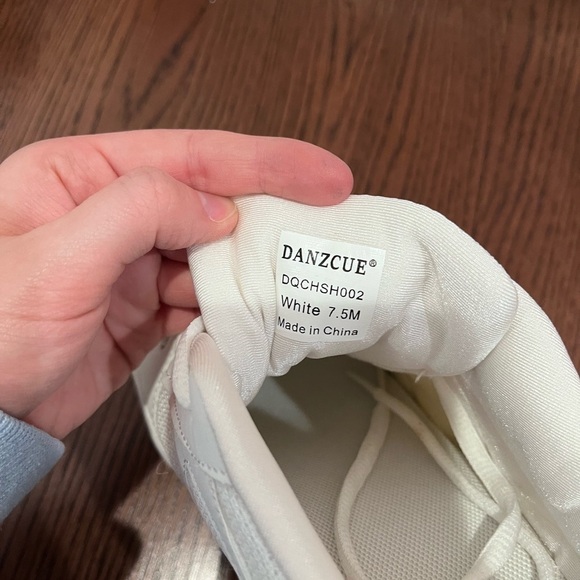 Danzcue White Cheer Shoes Women’s size 7.5 - Picture 8 of 8